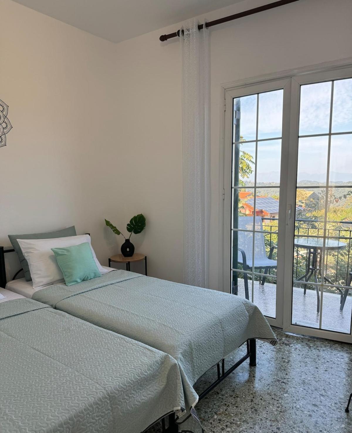 Sofia's Bella Vista Pagoi *