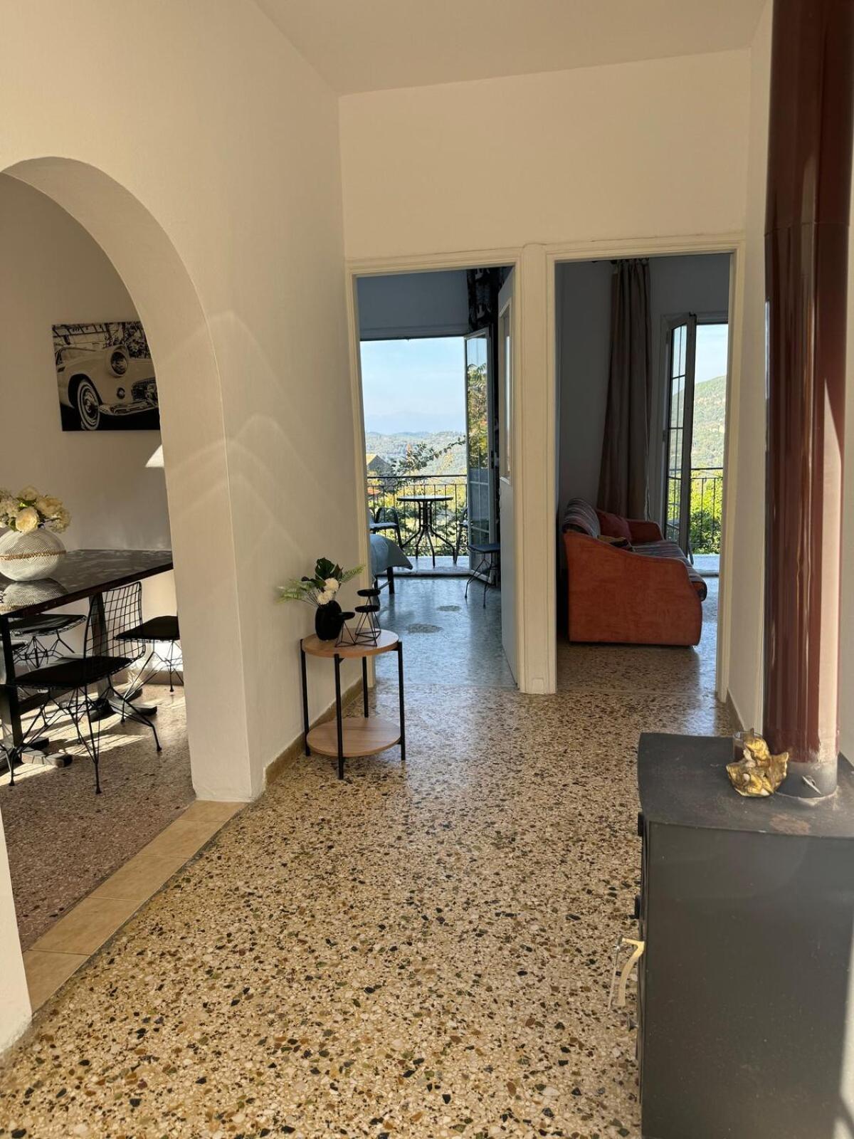 Sofia's Bella Vista Pagoi Agios Georgios Pagon