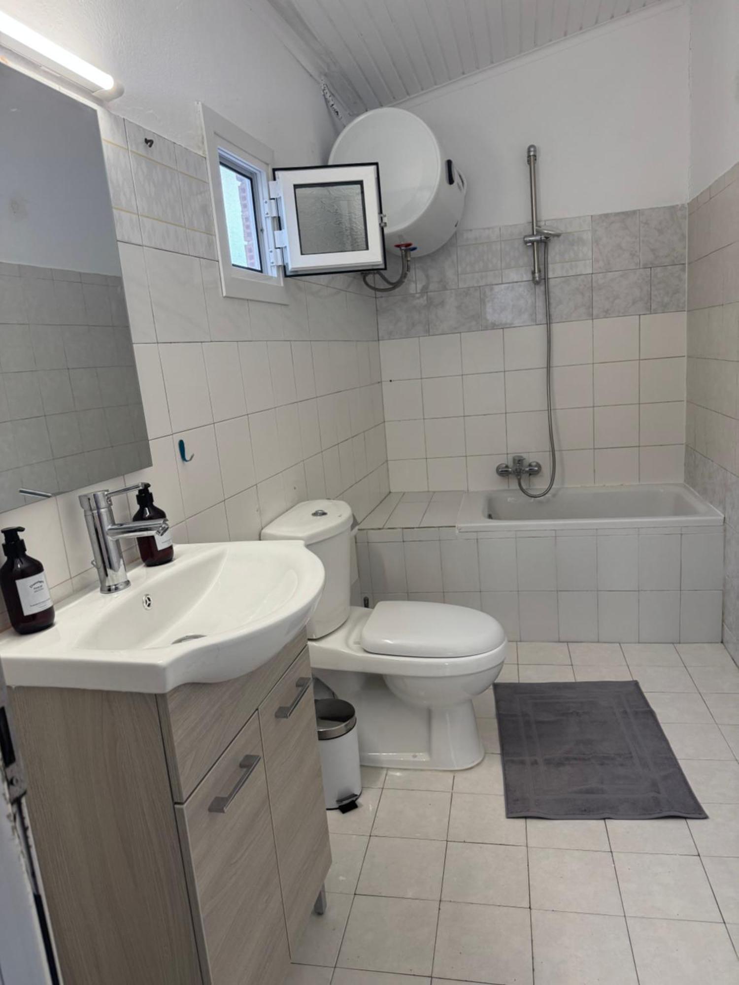 Sofia's Bella Vista Pagoi Apartment Agios Georgios Pagon